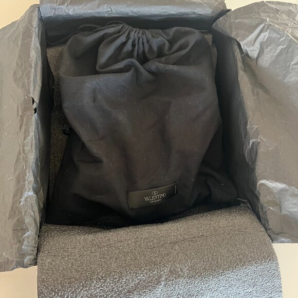 Brand new Valentino Rockstud Caged Grainy Leather Pumps - Picture 4 of 8